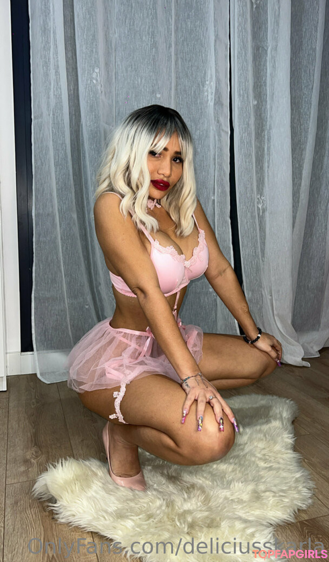 Foto desnuda filtrada de OnlyFans de Deliciusstinnykate #79 Foto desnuda filtrada de OnlyFans de Deliciusstinnykate #79