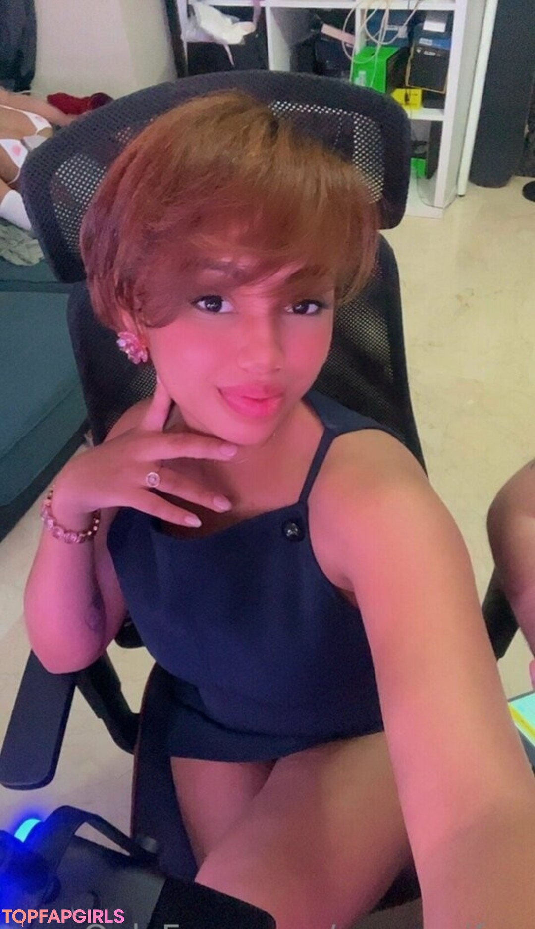 Foto desnuda filtrada de OnlyFans de Yourwaifoo #156 Foto desnuda filtrada de OnlyFans de Yourwaifoo #156