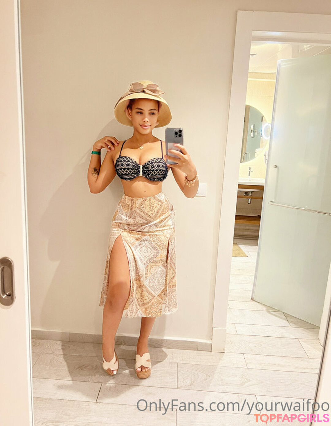 Foto desnuda filtrada de OnlyFans de Yourwaifoo #5 Foto desnuda filtrada de OnlyFans de Yourwaifoo #5