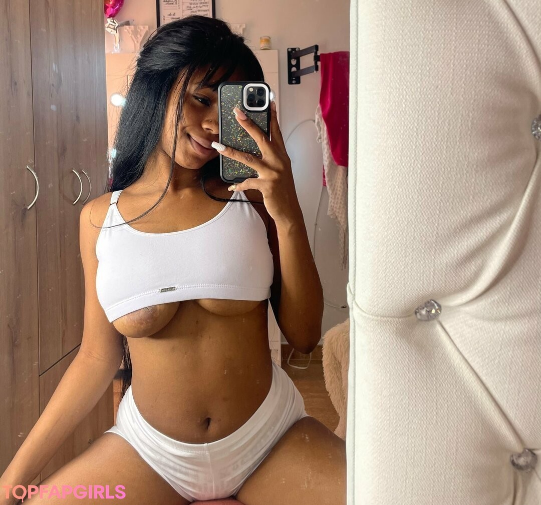 Foto desnuda filtrada de OnlyFans de Giuliavalencia #15 Foto desnuda filtrada de OnlyFans de Giuliavalencia #15