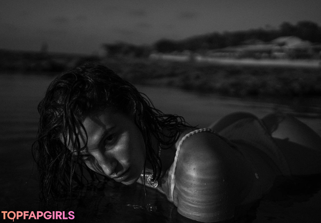 Foto desnuda filtrada de OnlyFans de Lasirena69 #574 Foto desnuda filtrada de OnlyFans de Lasirena69 #574