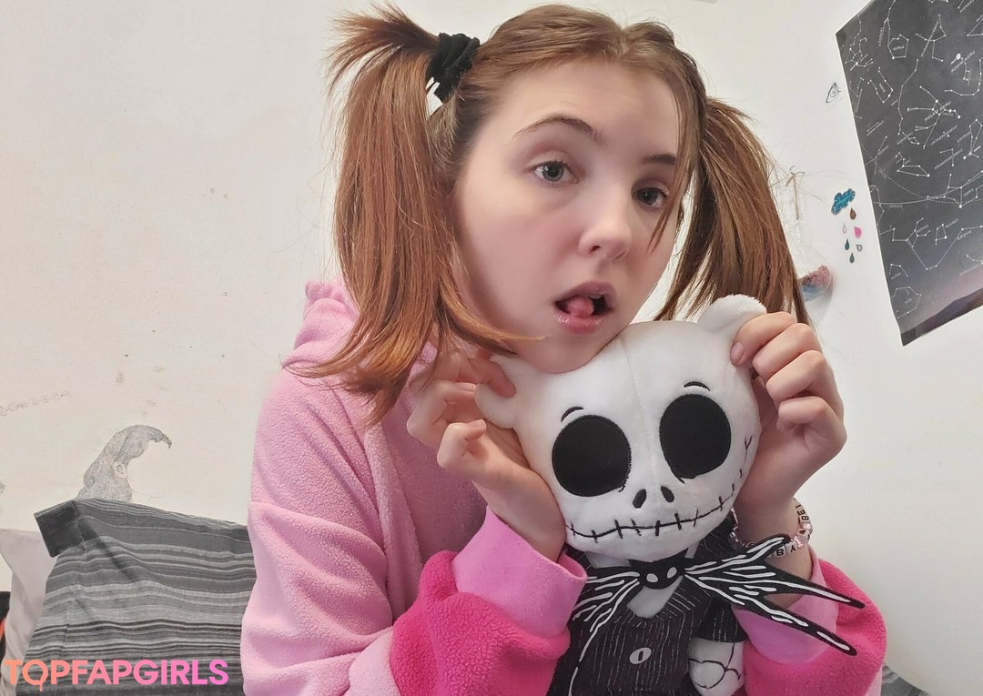 Foto desnuda filtrada de OnlyFans de Lilithsterling #22 Foto desnuda filtrada de OnlyFans de Lilithsterling #22