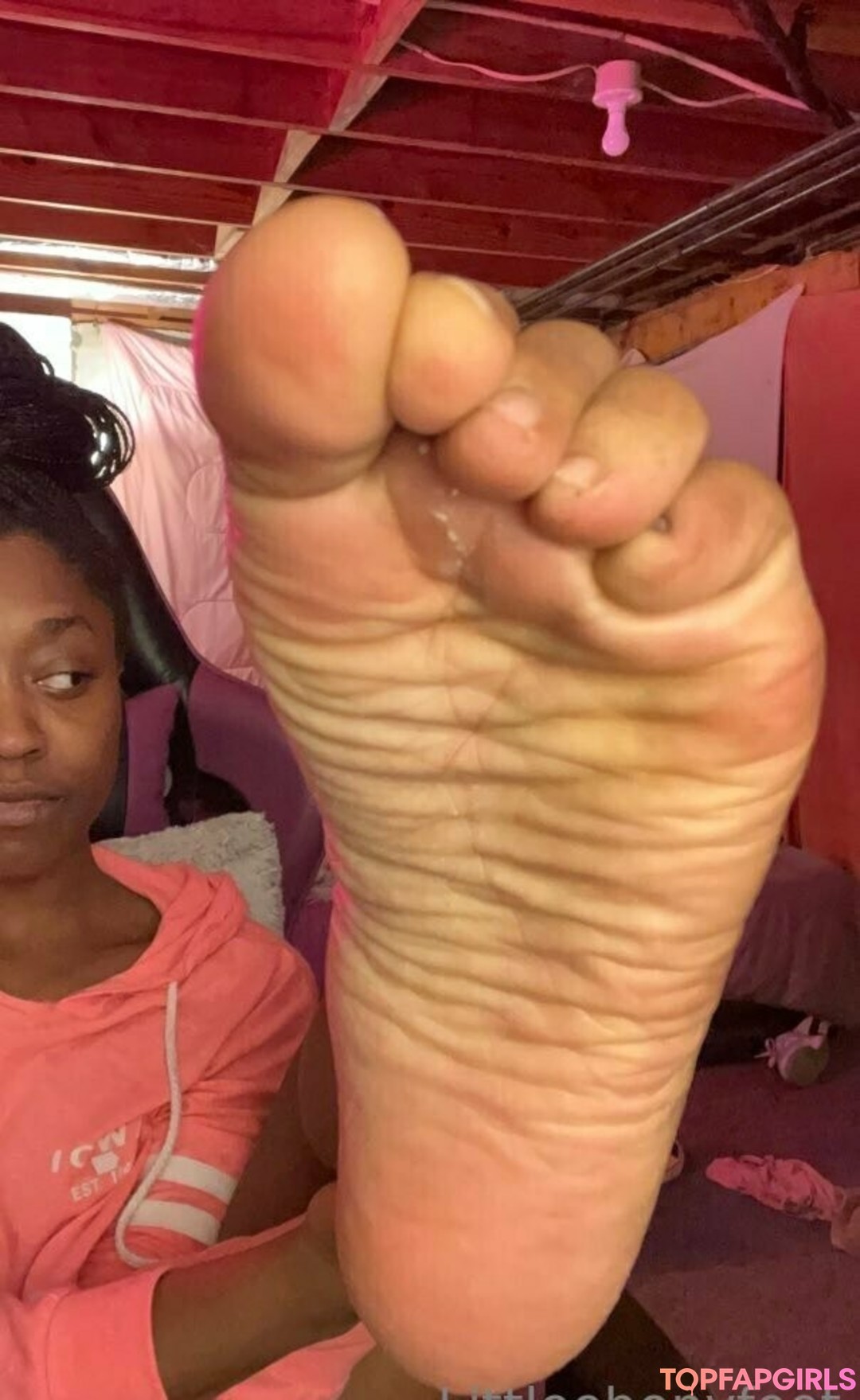 Foto desnuda filtrada de OnlyFans de Littleebonyfeet #146 Foto desnuda filtrada de OnlyFans de Littleebonyfeet #146