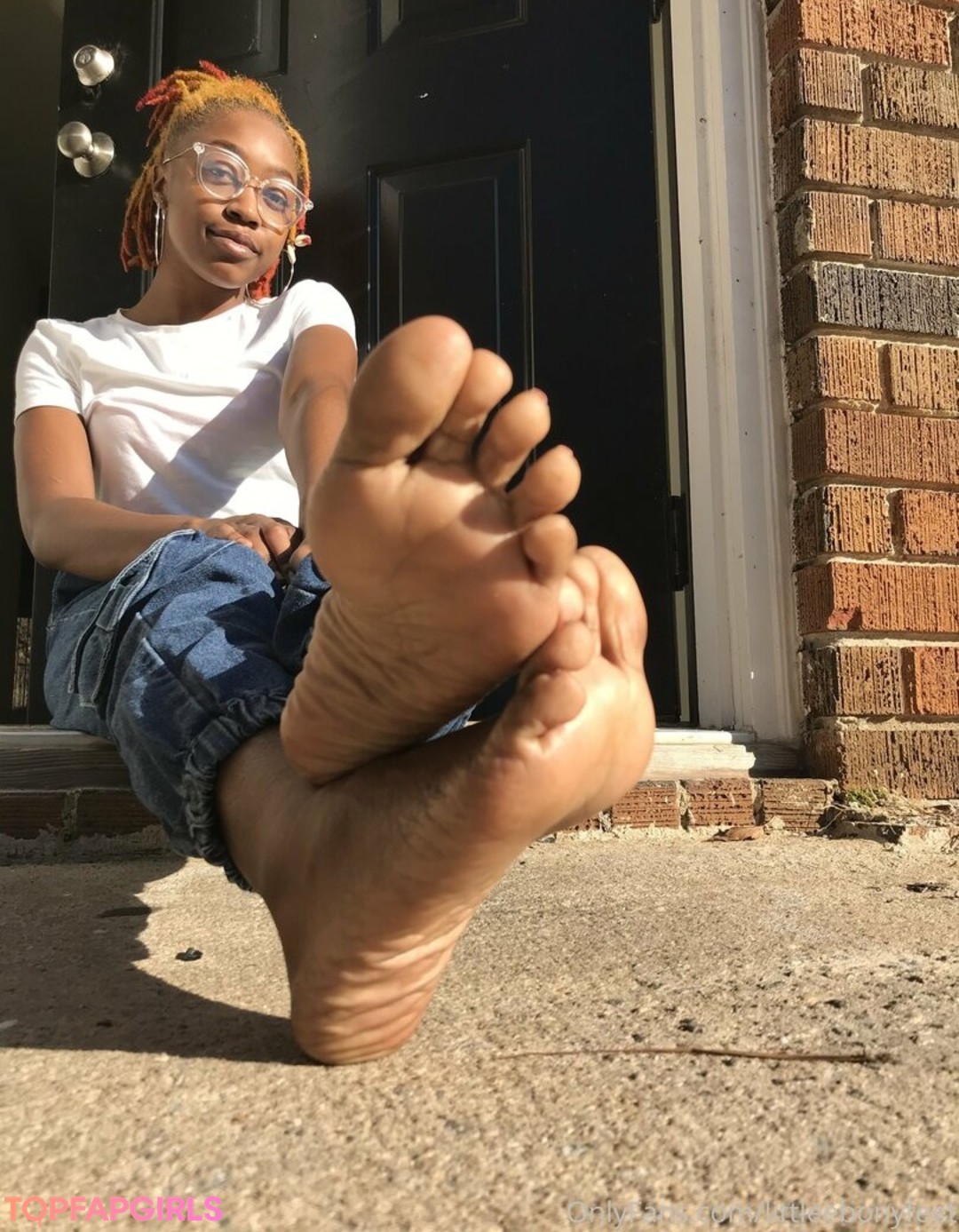 Foto desnuda filtrada de OnlyFans de Littleebonyfeet #17 Foto desnuda filtrada de OnlyFans de Littleebonyfeet #17