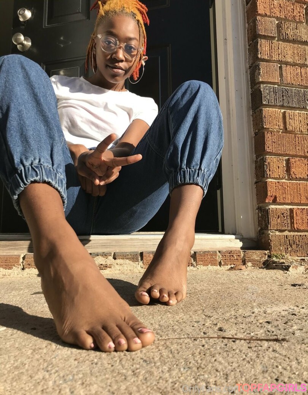 Foto desnuda filtrada de OnlyFans de Littleebonyfeet #25 Foto desnuda filtrada de OnlyFans de Littleebonyfeet #25