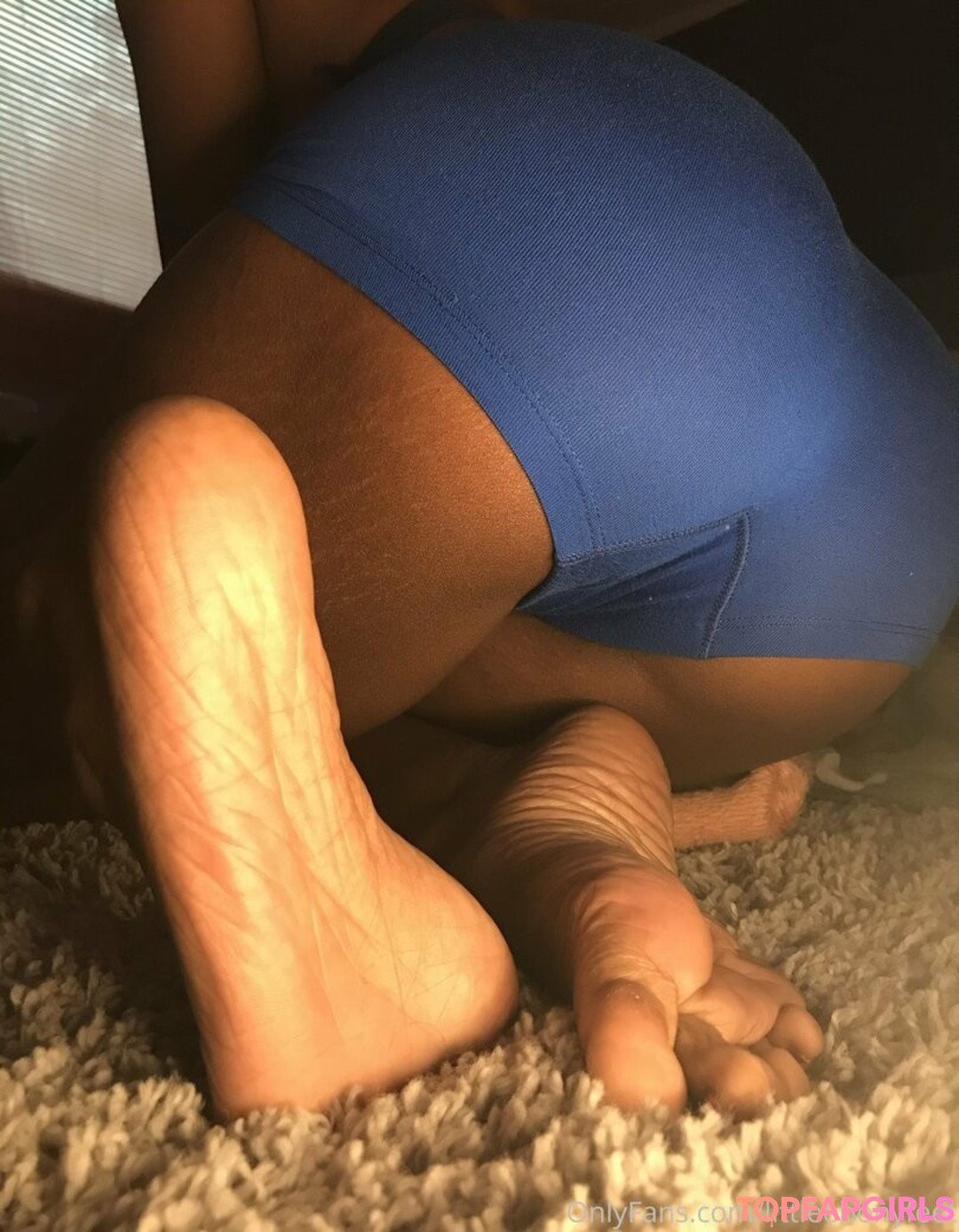 Foto desnuda filtrada de OnlyFans de Littleebonyfeet #35 Foto desnuda filtrada de OnlyFans de Littleebonyfeet #35