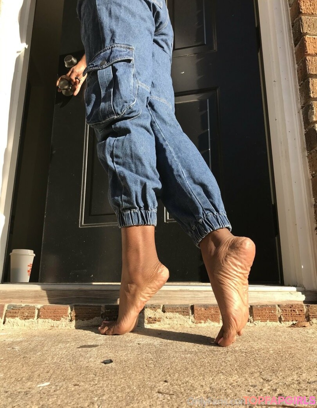 Foto desnuda filtrada de OnlyFans de Littleebonyfeet #5 Foto desnuda filtrada de OnlyFans de Littleebonyfeet #5