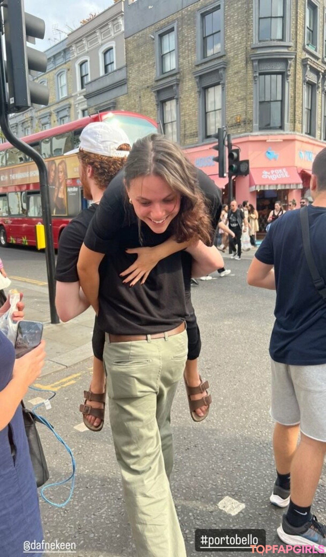 Foto desnuda filtrada de OnlyFans de Dafne Keen #116 Foto desnuda filtrada de OnlyFans de Dafne Keen #116