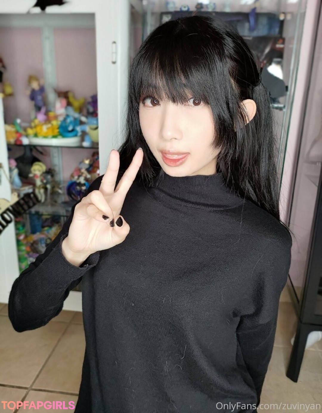 Foto desnuda filtrada de OnlyFans de Mikancosfree #15 Foto desnuda filtrada de OnlyFans de Mikancosfree #15