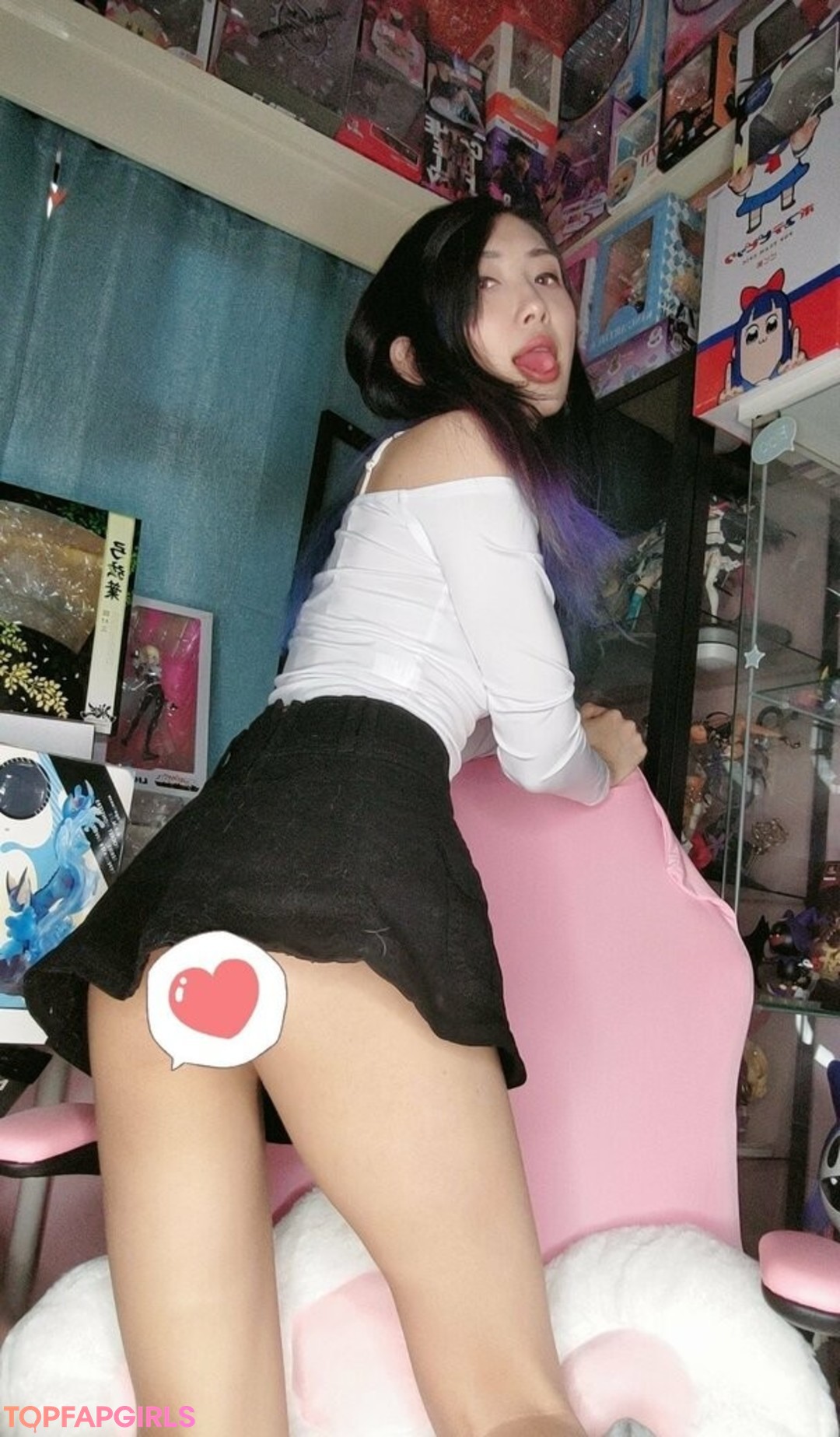 Foto desnuda filtrada de OnlyFans de Mikancosfree #57 Foto desnuda filtrada de OnlyFans de Mikancosfree #57