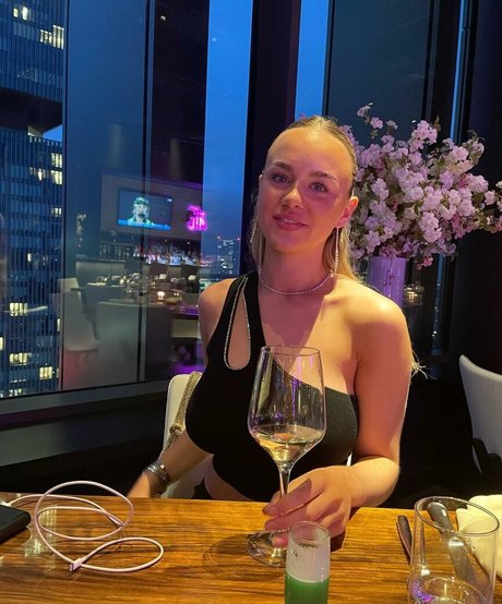 Foto desnuda filtrada de OnlyFans de Gabriella Davies
