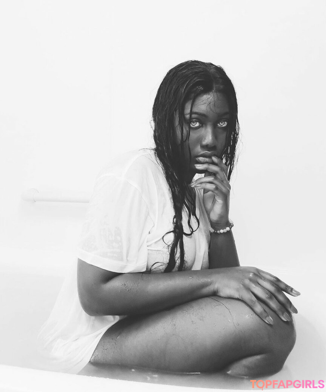 Foto desnuda filtrada de OnlyFans de Parissenpai #6 Foto desnuda filtrada de OnlyFans de Parissenpai #6