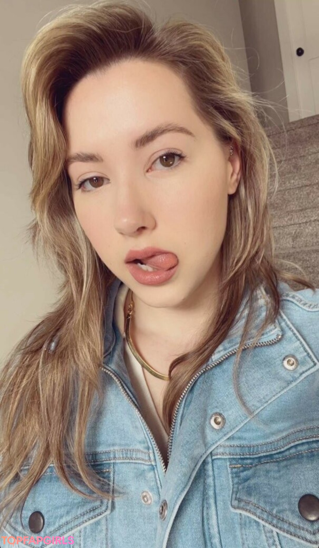 Foto desnuda filtrada de OnlyFans de Pineapplebrat #382 Foto desnuda filtrada de OnlyFans de Pineapplebrat #382