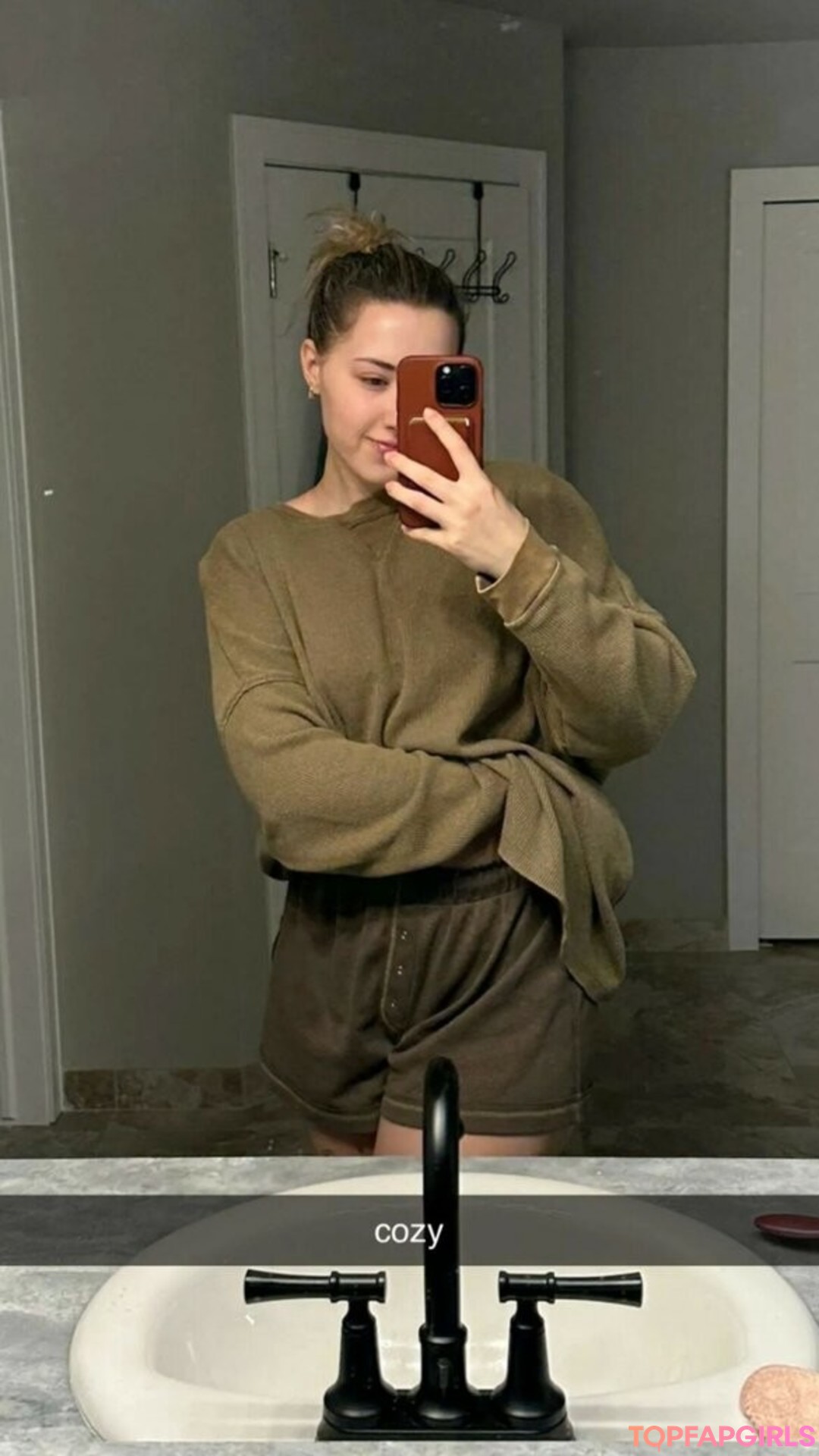 Foto desnuda filtrada de OnlyFans de Pineapplebrat #514 Foto desnuda filtrada de OnlyFans de Pineapplebrat #514
