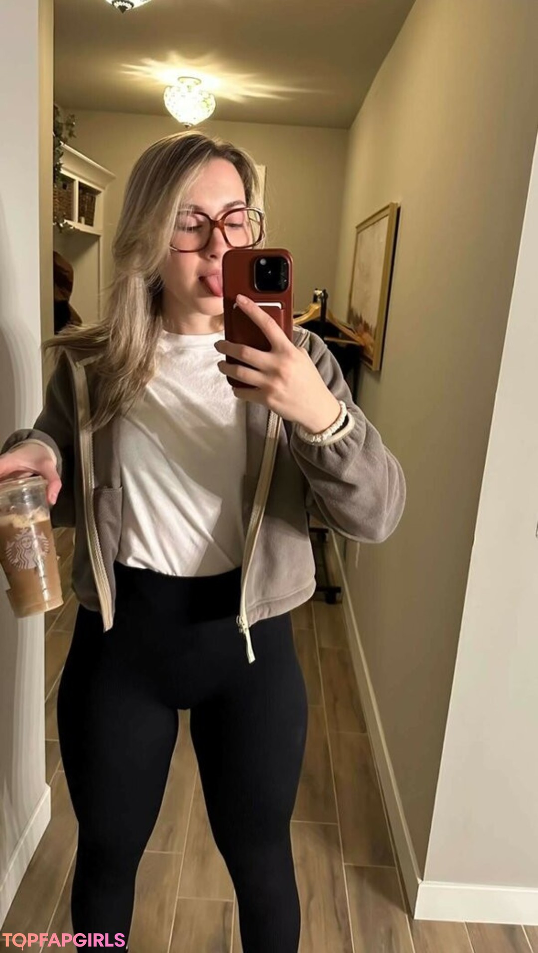 Foto desnuda filtrada de OnlyFans de Pineapplebrat #601 Foto desnuda filtrada de OnlyFans de Pineapplebrat #601