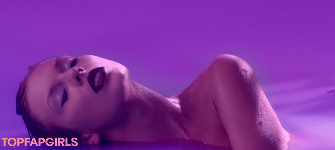 Foto desnuda filtrada de OnlyFans de Taylor Swift #1018