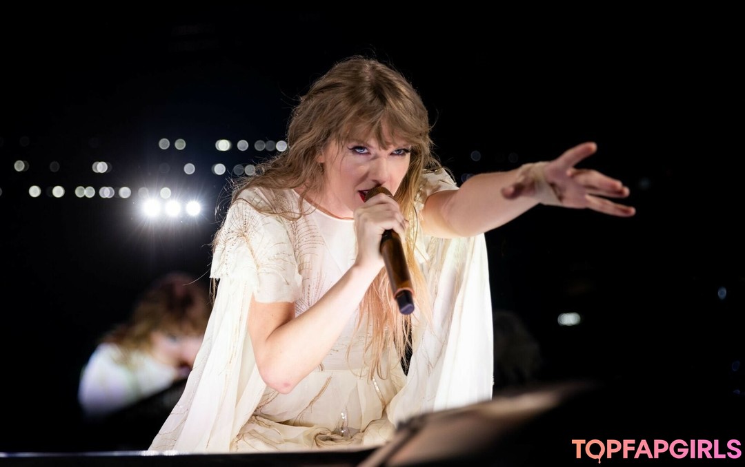 Foto desnuda filtrada de OnlyFans de Taylor Swift #1401