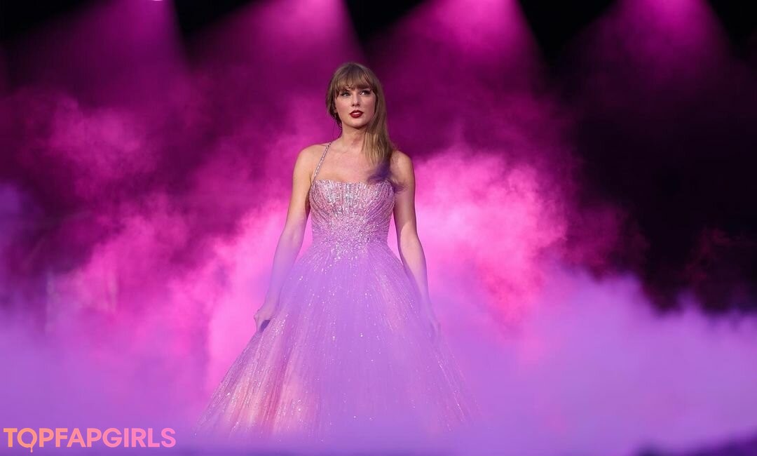 Foto desnuda filtrada de OnlyFans de Taylor Swift #1904