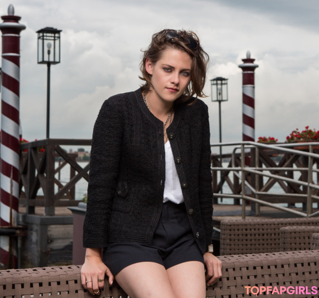 Foto desnuda filtrada de OnlyFans de Kristen Stewart #349 Foto desnuda filtrada de OnlyFans de Kristen Stewart #349