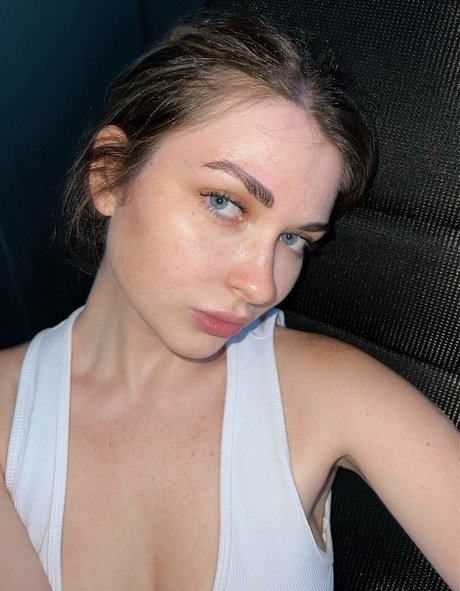 Foto desnuda filtrada de OnlyFans de Arina Berdnikova