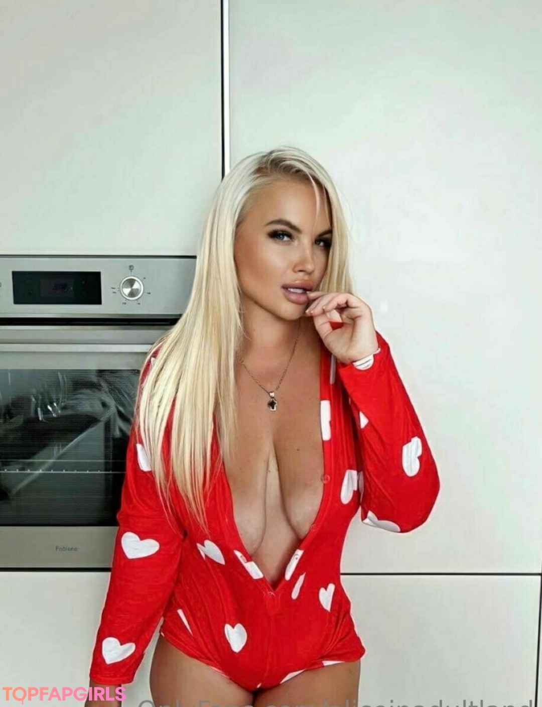 Foto desnuda filtrada de OnlyFans de Aliceinadultland #249 Foto desnuda filtrada de OnlyFans de Aliceinadultland #249