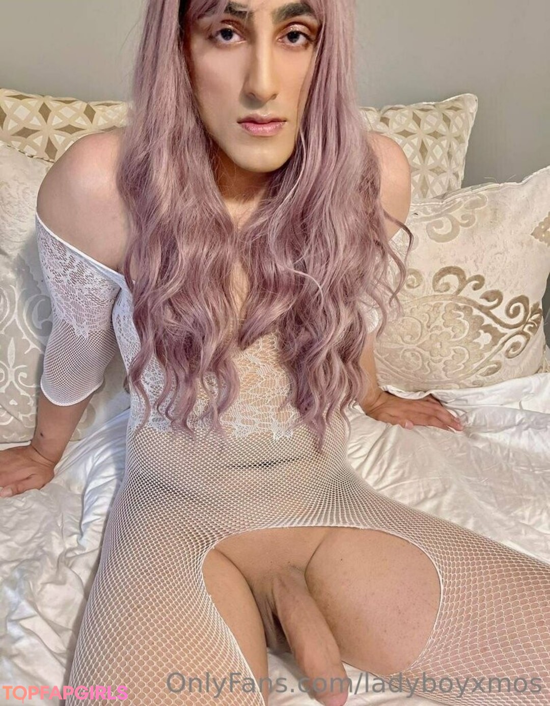 Foto desnuda filtrada de OnlyFans de Ladyboyxmos #414 Foto desnuda filtrada de OnlyFans de Ladyboyxmos #414