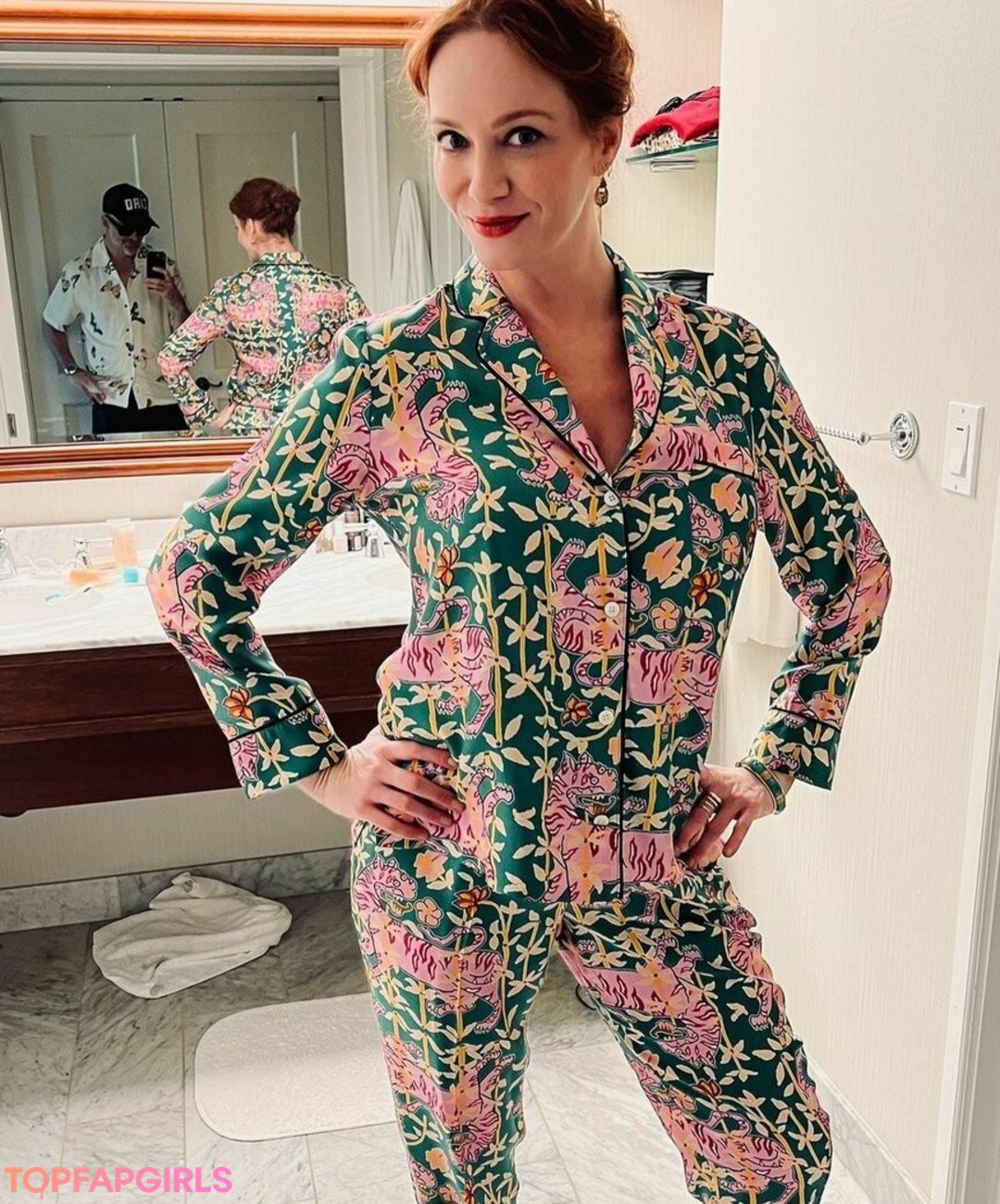 Foto desnuda filtrada de OnlyFans de Christina Hendricks #344 Foto desnuda filtrada de OnlyFans de Christina Hendricks #344