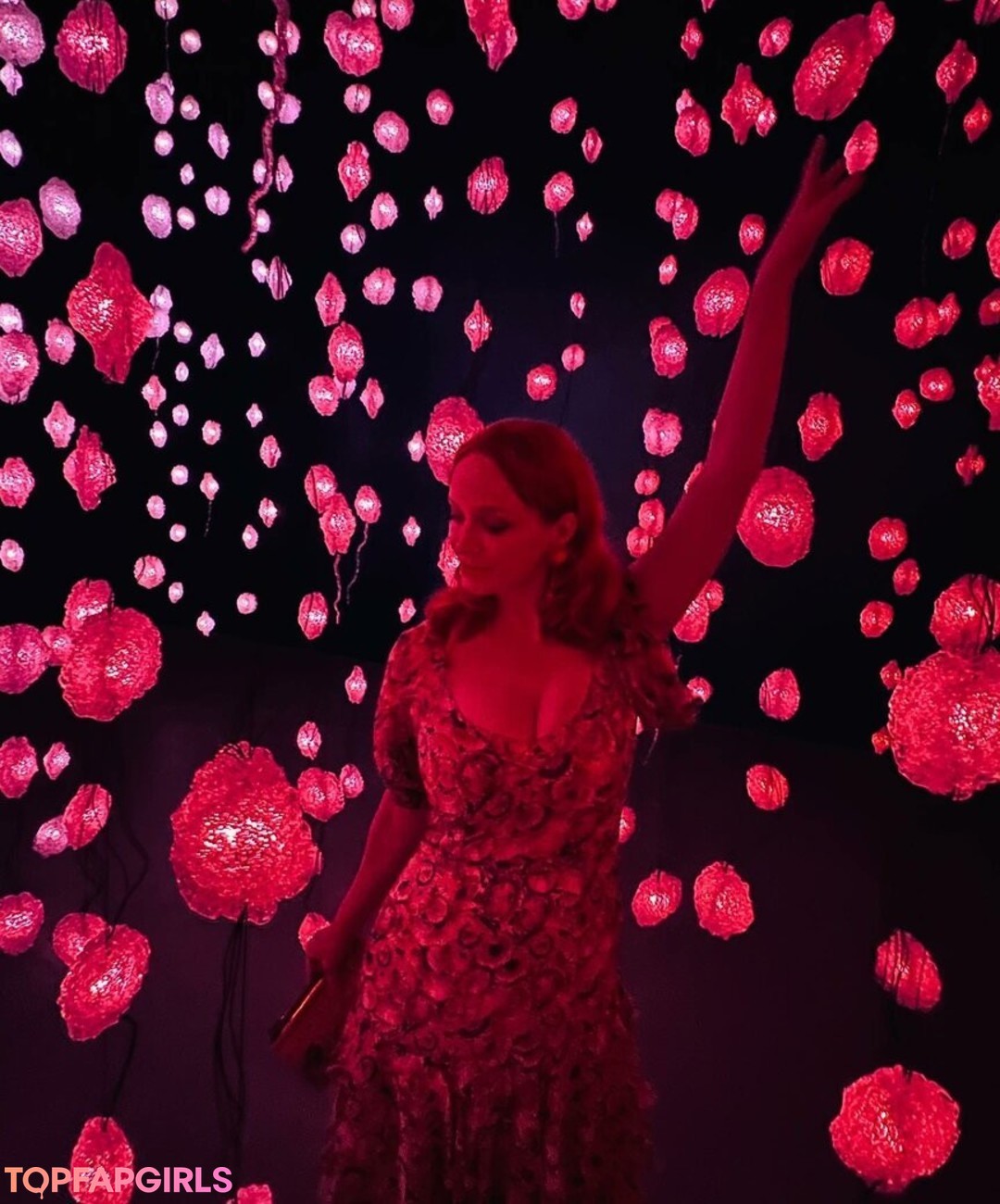 Foto desnuda filtrada de OnlyFans de Christina Hendricks #369 Foto desnuda filtrada de OnlyFans de Christina Hendricks #369