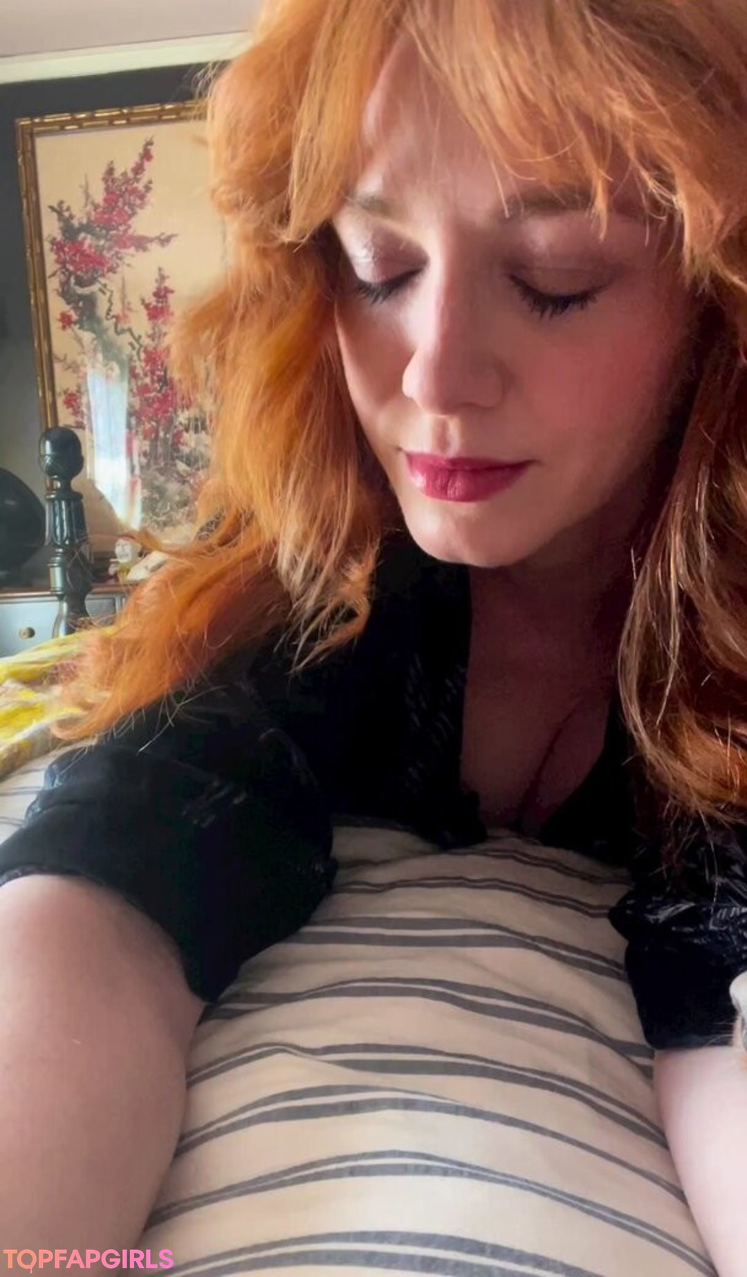 Foto desnuda filtrada de OnlyFans de Christina Hendricks #578 Foto desnuda filtrada de OnlyFans de Christina Hendricks #578