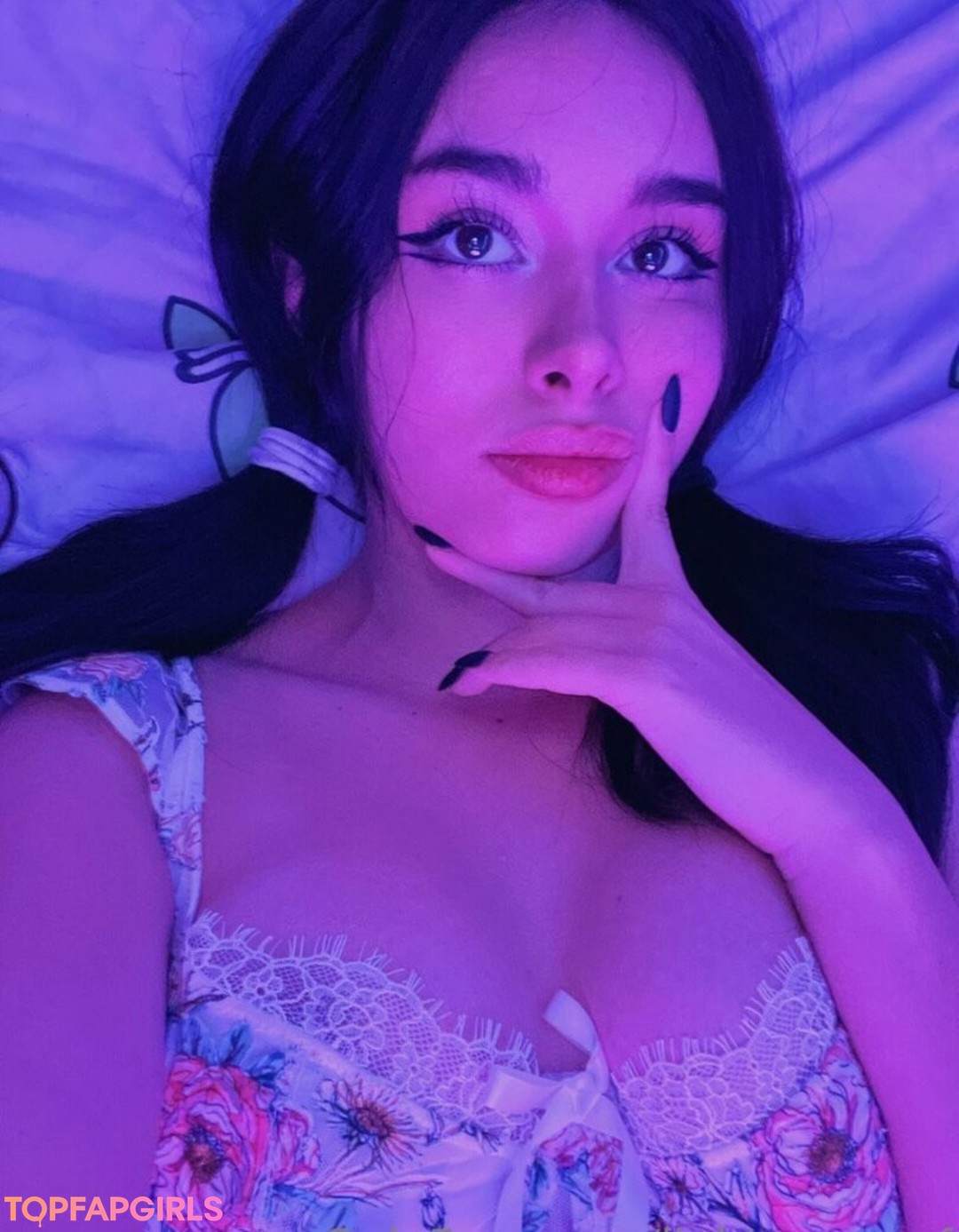 Foto desnuda filtrada de OnlyFans de Xlightmoonx #404 Foto desnuda filtrada de OnlyFans de Xlightmoonx #404