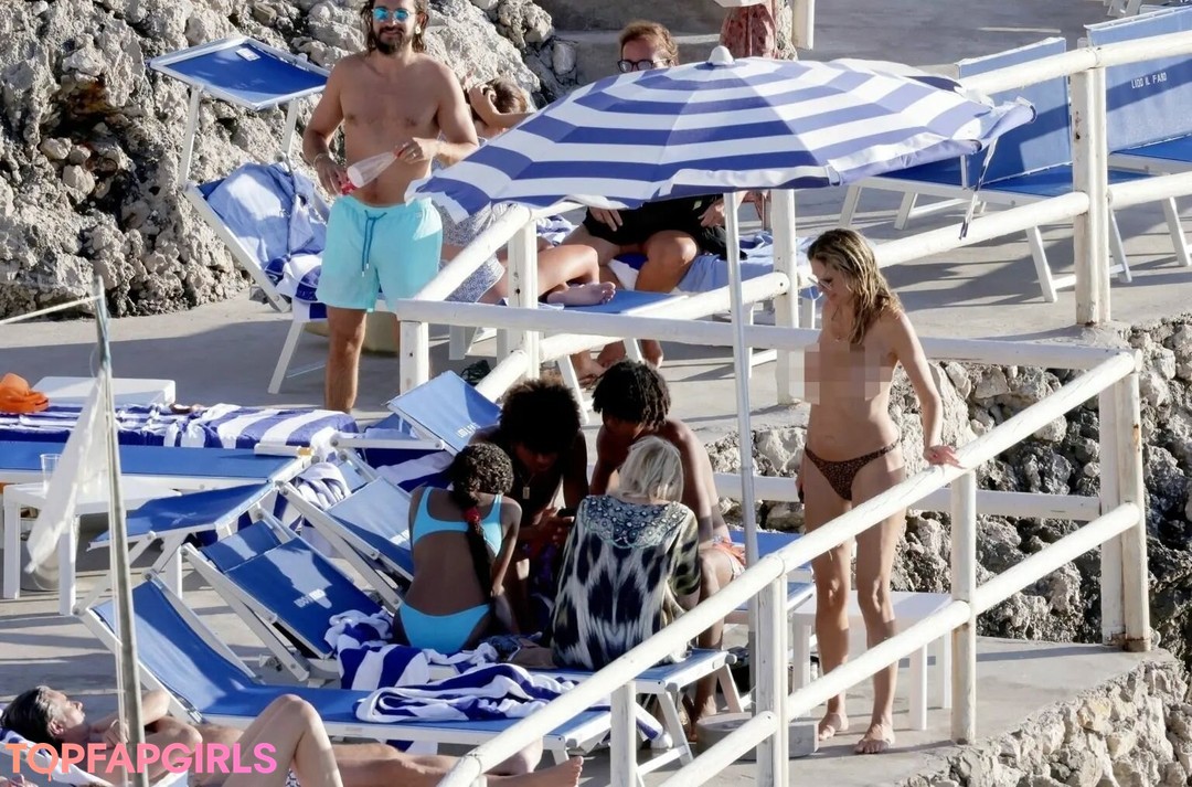 Foto desnuda filtrada de OnlyFans de Heidi Klum #440 Foto desnuda filtrada de OnlyFans de Heidi Klum #440