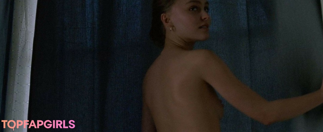 Foto desnuda filtrada de OnlyFans de Lilyrose Depp #187 Foto desnuda filtrada de OnlyFans de Lilyrose Depp #187