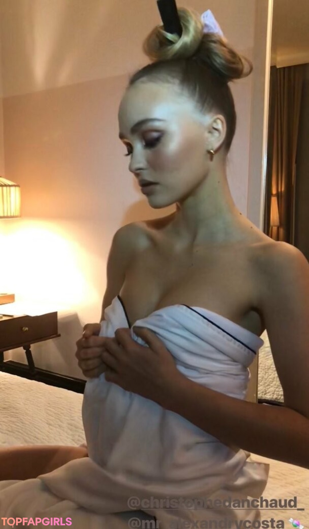 Foto desnuda filtrada de OnlyFans de Lilyrose Depp #351 Foto desnuda filtrada de OnlyFans de Lilyrose Depp #351