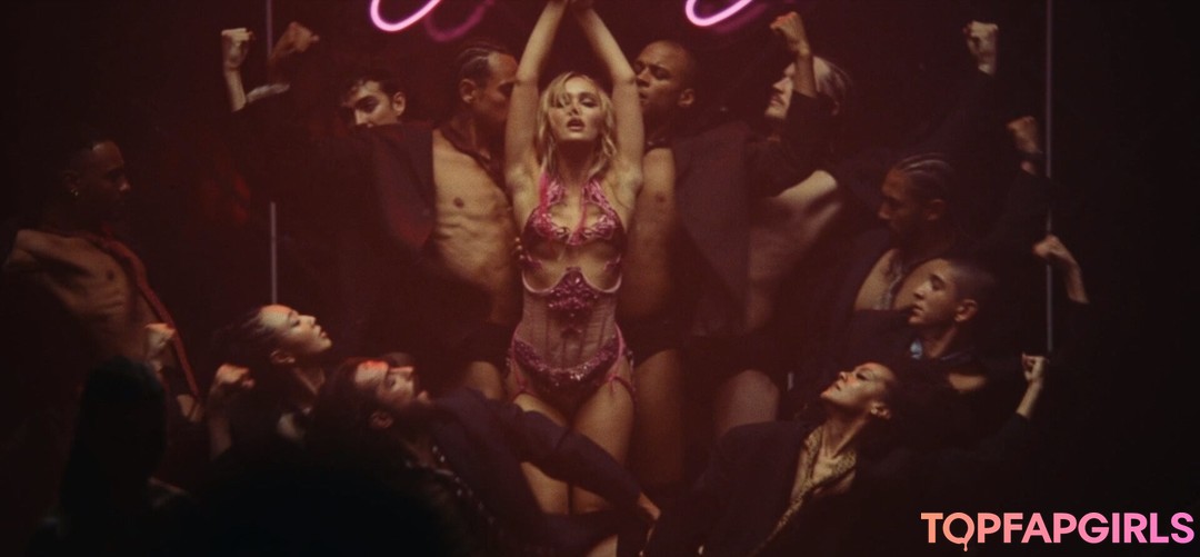 Foto desnuda filtrada de OnlyFans de Lilyrose Depp #482 Foto desnuda filtrada de OnlyFans de Lilyrose Depp #482