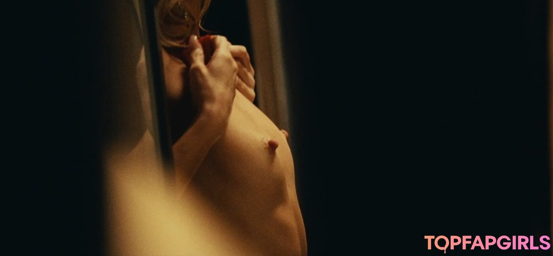 Foto desnuda filtrada de OnlyFans de Lilyrose Depp #503 Foto desnuda filtrada de OnlyFans de Lilyrose Depp #503