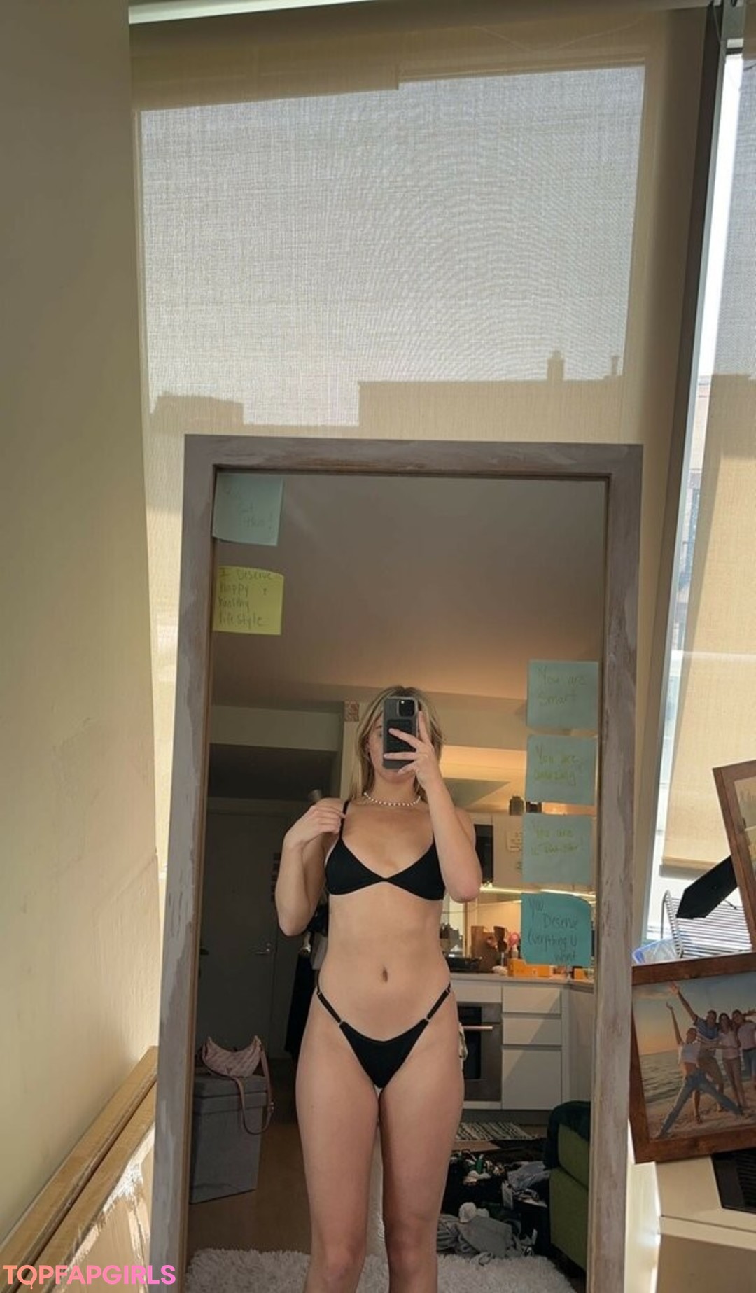 Foto desnuda filtrada de OnlyFans de Emma Brooks #254 Foto desnuda filtrada de OnlyFans de Emma Brooks #254