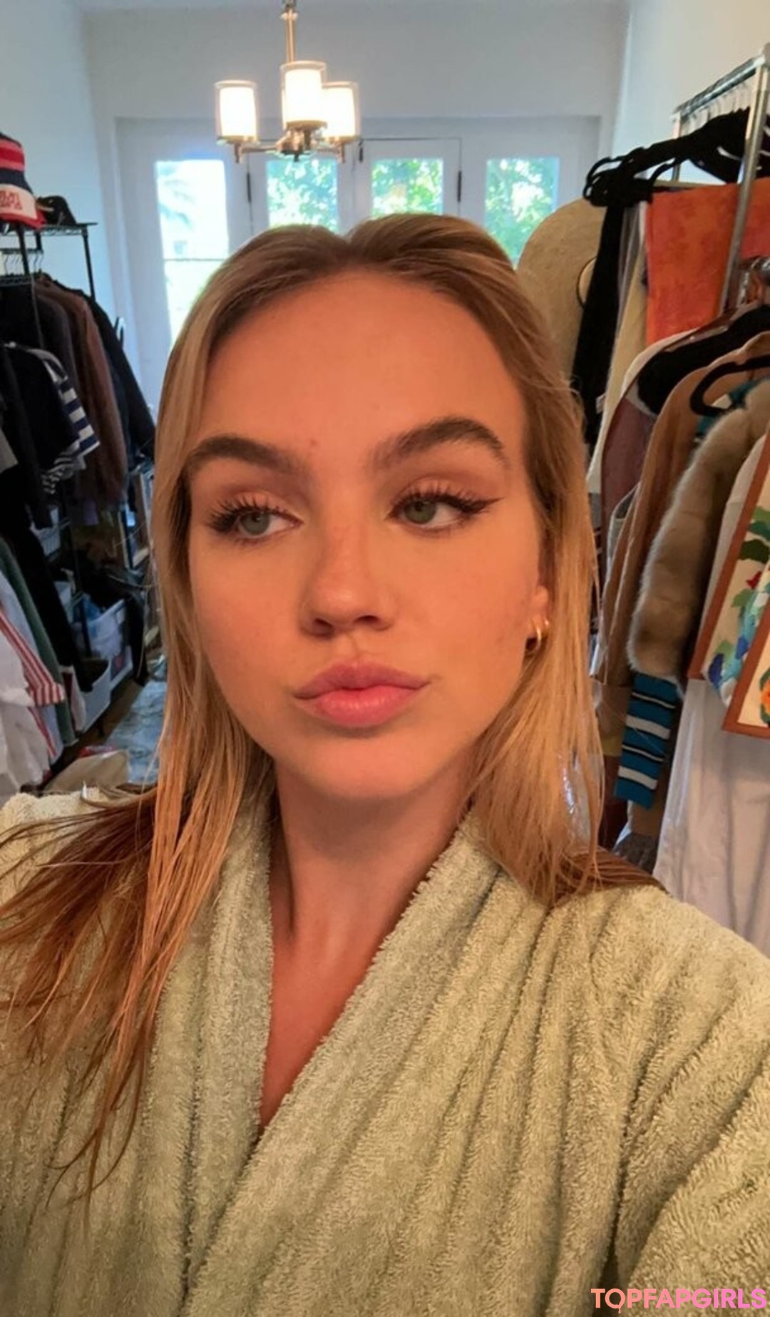 Foto desnuda filtrada de OnlyFans de Emma Brooks #408 Foto desnuda filtrada de OnlyFans de Emma Brooks #408