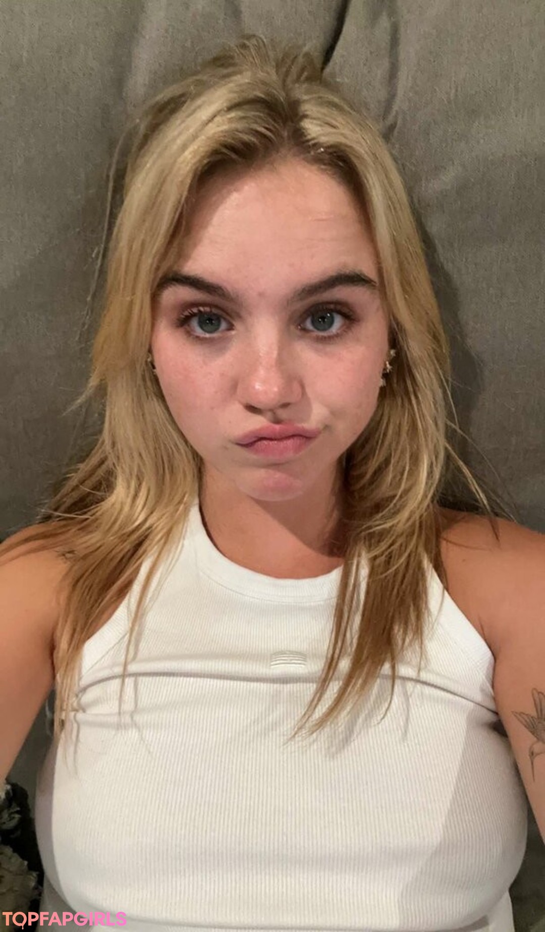 Foto desnuda filtrada de OnlyFans de Emma Brooks #529 Foto desnuda filtrada de OnlyFans de Emma Brooks #529