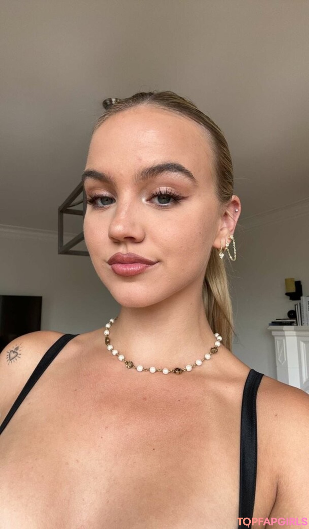 Foto desnuda filtrada de OnlyFans de Emma Brooks #541 Foto desnuda filtrada de OnlyFans de Emma Brooks #541