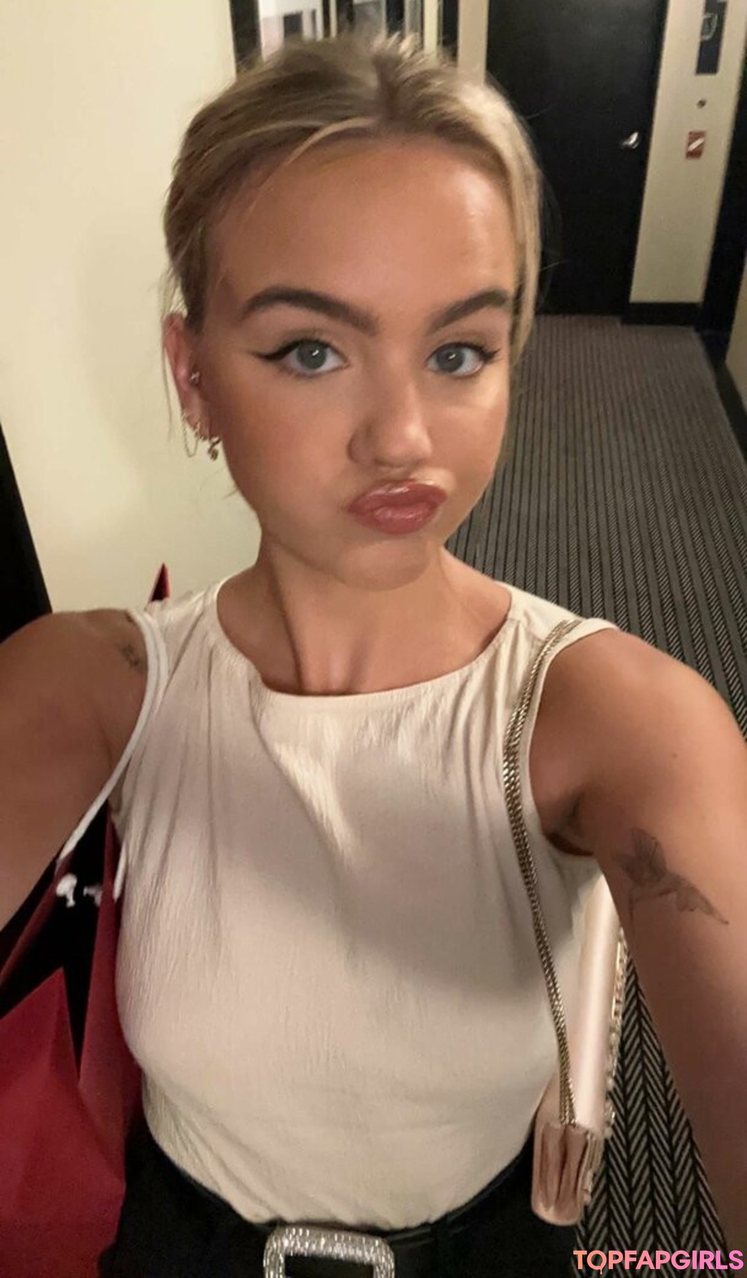 Foto desnuda filtrada de OnlyFans de Emma Brooks #555 Foto desnuda filtrada de OnlyFans de Emma Brooks #555