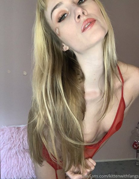 Kittenwithfangsfree