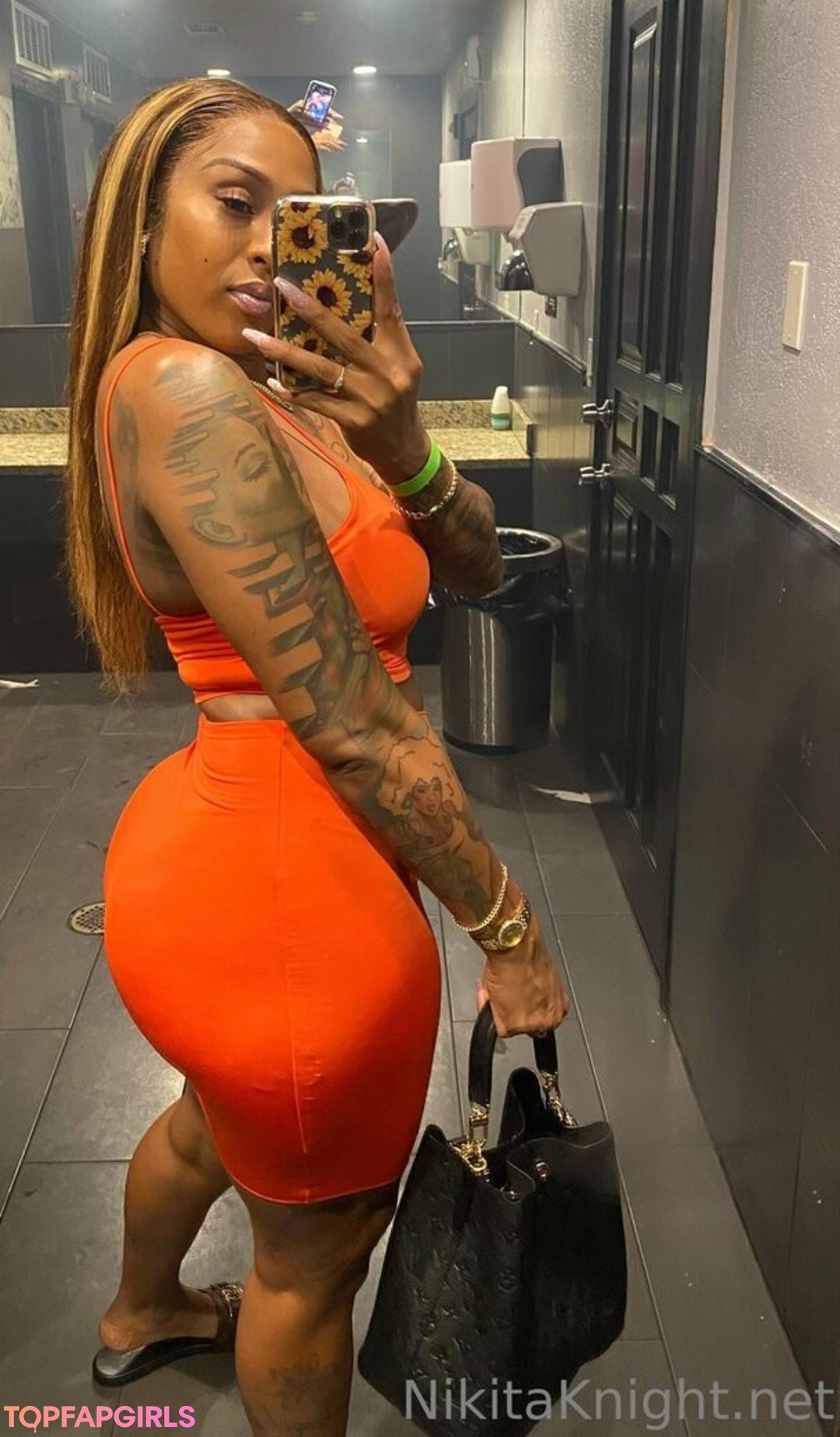 Foto desnuda filtrada de OnlyFans de Iamnikitaknight #13 Foto desnuda filtrada de OnlyFans de Iamnikitaknight #13