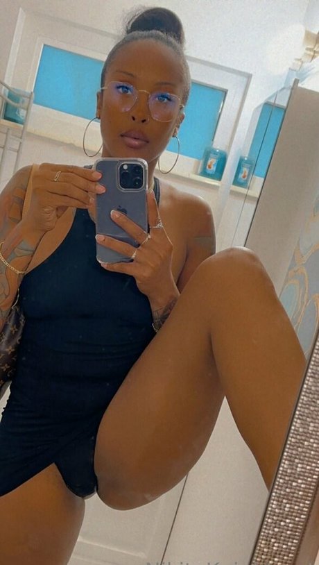 Foto desnuda filtrada de OnlyFans de Iamnikitaknight