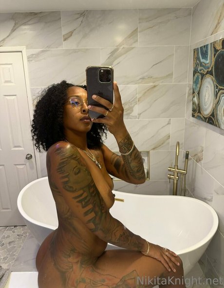 Foto desnuda filtrada de OnlyFans de Iamnikitaknight