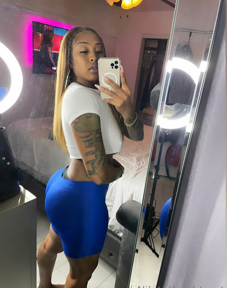 Foto desnuda filtrada de OnlyFans de Iamnikitaknight