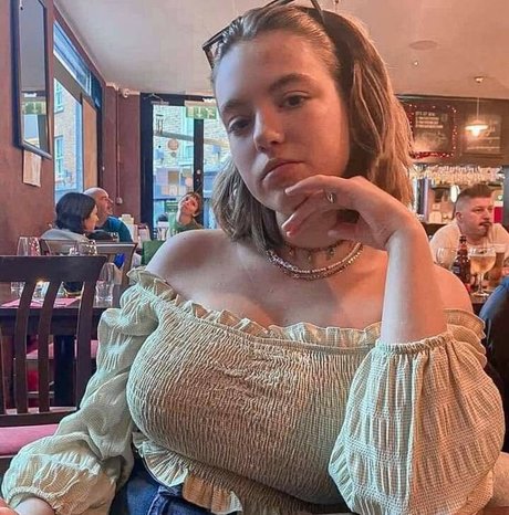 Foto desnuda filtrada de OnlyFans de Allie Sherlock