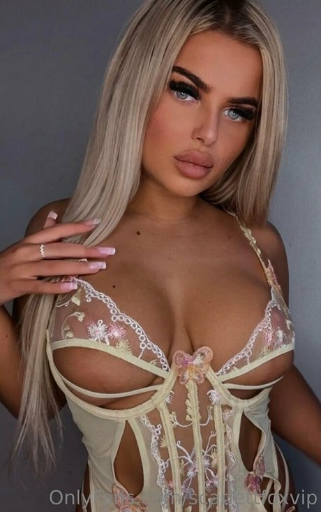Foto desnuda filtrada de OnlyFans de Scarlettfoxvip