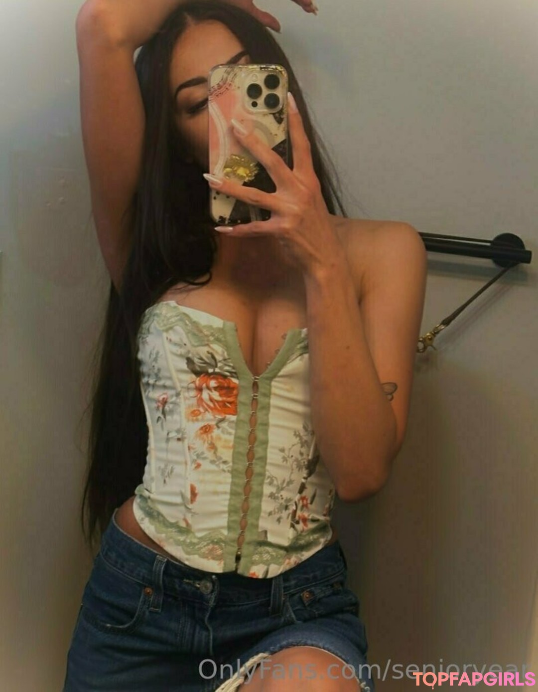 Foto desnuda filtrada de OnlyFans de Senioryear #146 Foto desnuda filtrada de OnlyFans de Senioryear #146