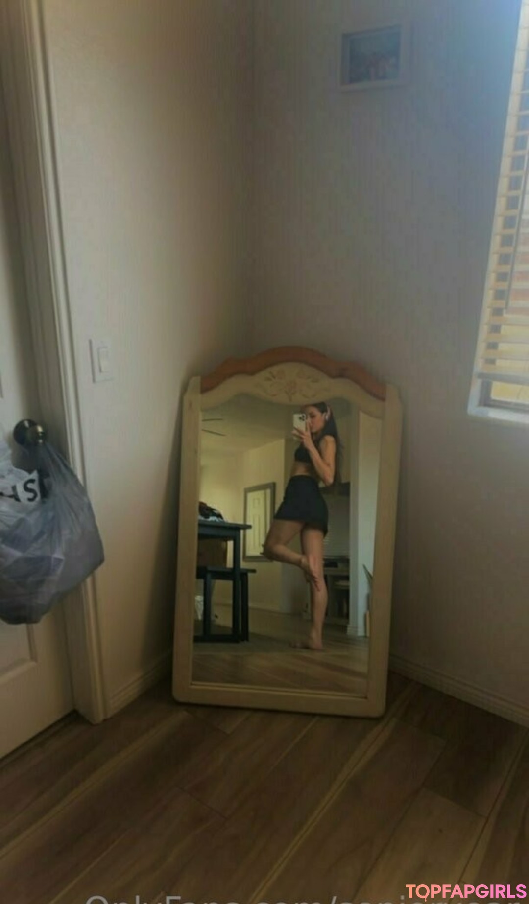 Foto desnuda filtrada de OnlyFans de Senioryear #522 Foto desnuda filtrada de OnlyFans de Senioryear #522