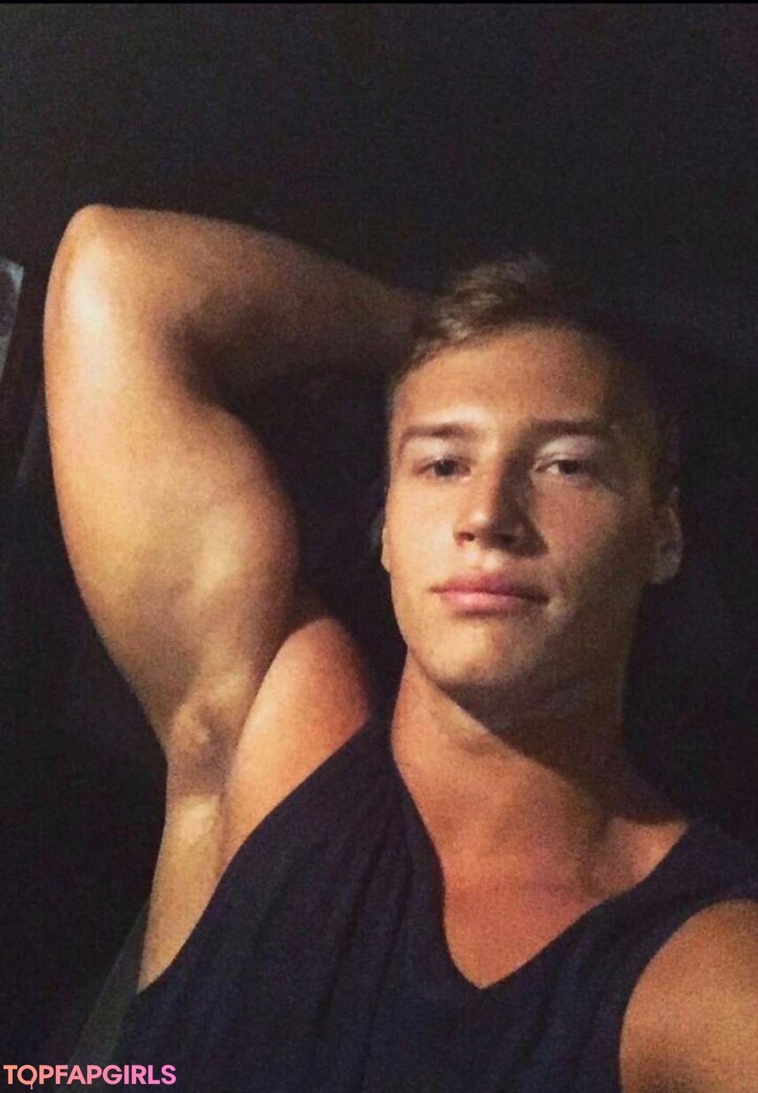 Foto desnuda filtrada de OnlyFans de Thonygreyfree #33 Foto desnuda filtrada de OnlyFans de Thonygreyfree #33